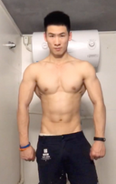 Non-gay macho builder gym gym trainer masturbation 攝リ